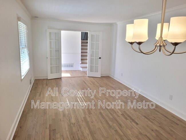 Photo - 180 Crestwood Ct