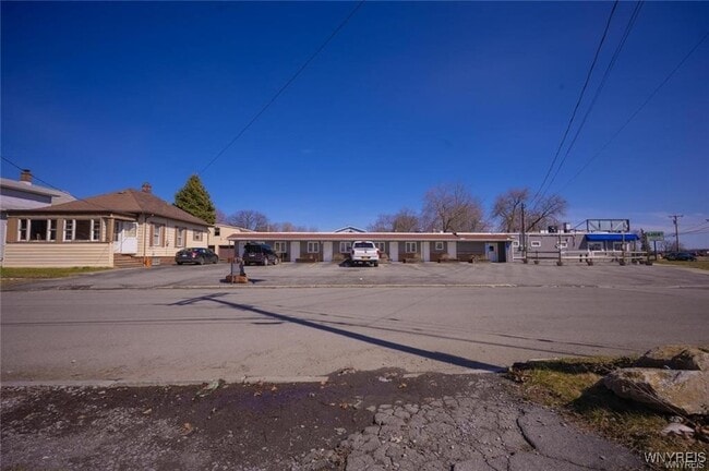 Building Photo - 6908 Buffalo Ave Rental