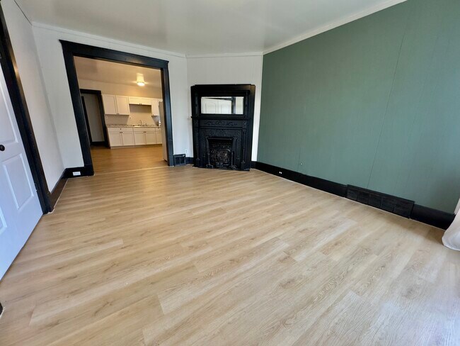 Photo - 1851 W 58th St Unidad LOWER