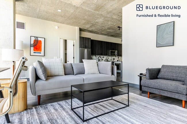 Photo - 180 N Ada St Unidad FL13-ID1211