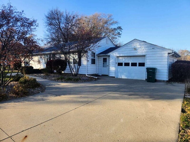 Photo - 1276 NE 52nd Ave