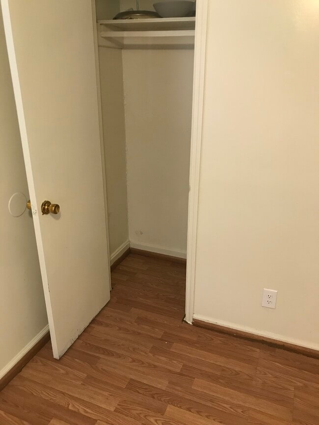 Photo - 913 N Center St