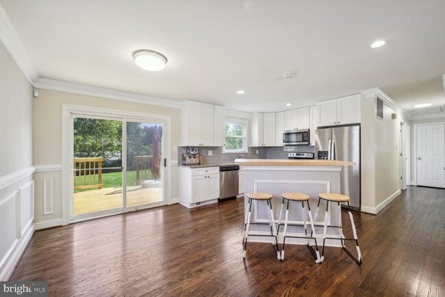 Photo - 9708 Glen View Dr