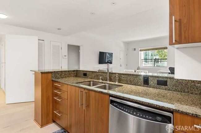 Photo - 50 Lansing St