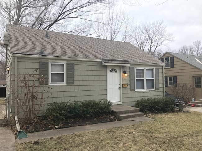 Building Photo - {8146} Charming Waldo Ranch + Hardwood Flo... Rental
