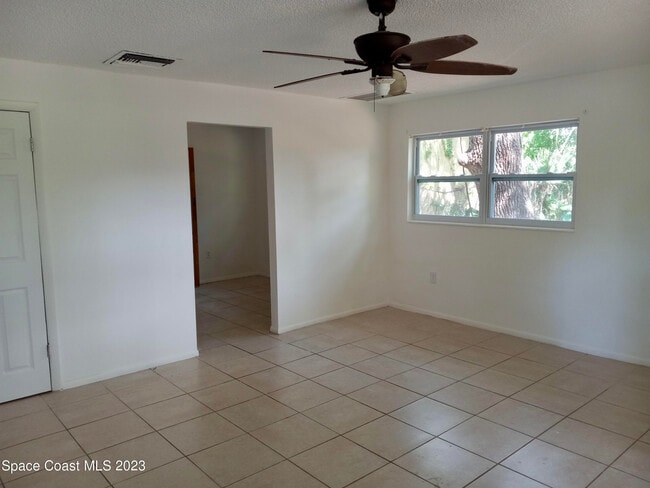 Photo - 354 Hibiscus Ave