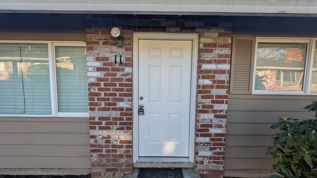 Photo - Single level in Sherwood