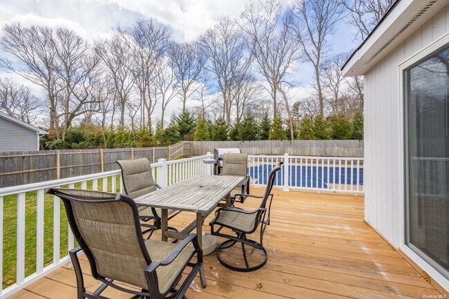 Photo - 15 Pin Oak Ln