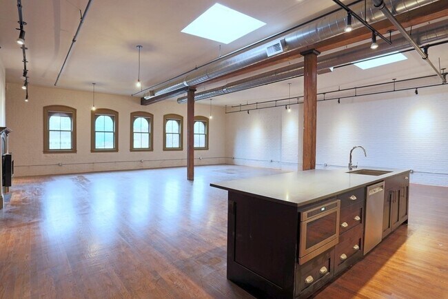 Photo - 144 Lincoln St Unidad 6