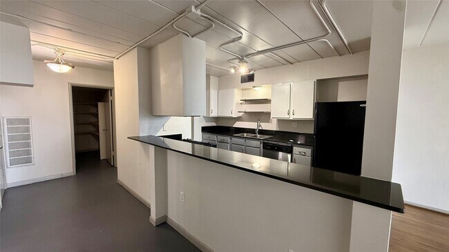 Photo - 5400 Memorial Dr Unit 701