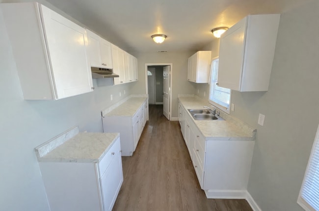 Photo - 3659 Kimball Ave