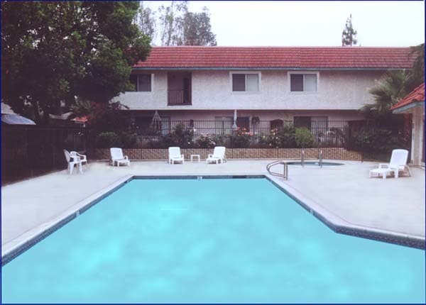 Piscina - Presidential Townhomes