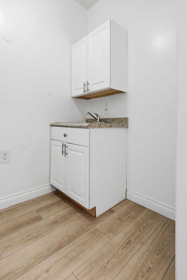 Photo - 724 S Mariposa Ave Unit 208