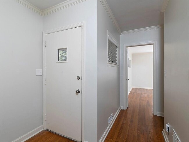 Photo - 438 Carriage Dr NE