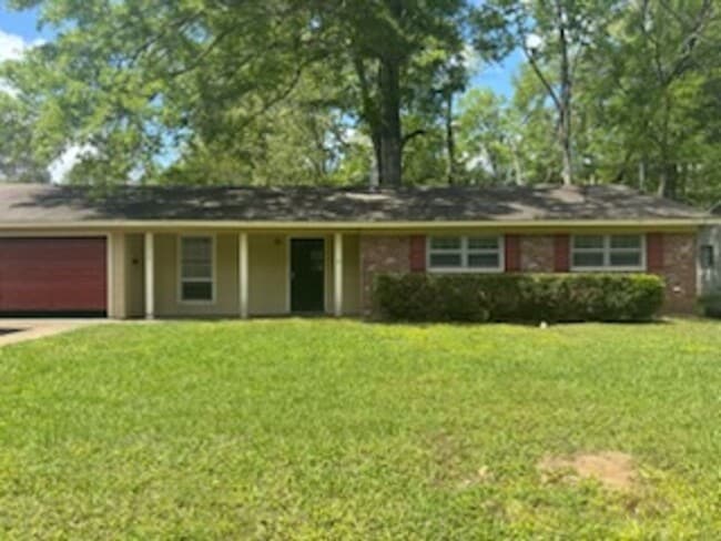 Building Photo - 3219 Lakewood Dr