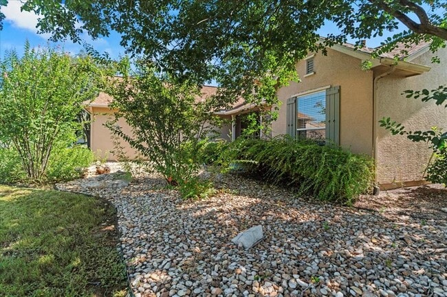 Building Photo - 101 Dandelion Dr Rental