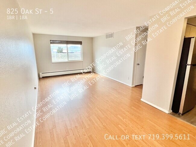 Photo - 825 Oak St Unit 5