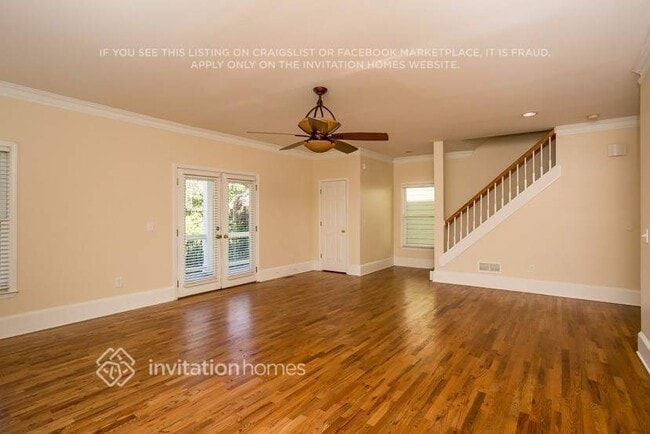 Photo - 712 Connally St SE