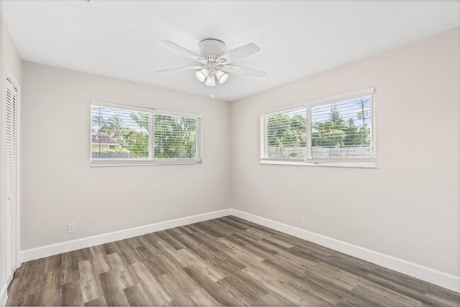 Photo - 541 NE 44th St