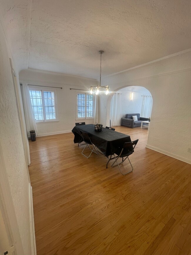 Photo - 130 N Croft Ave Unit 2