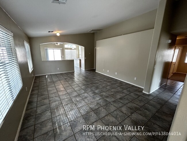 Open Concept 4 Bed/2 Bath W/ New Paint & N... - Open Concept 4 Bed/2 Bath W/ New Paint & N... House