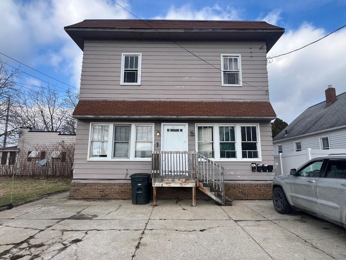 Photo - 847 Jason Ave Unit 2