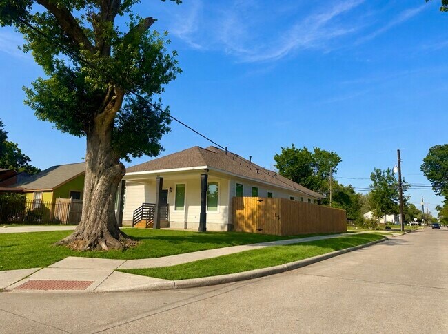 Photo - 623 Munger St