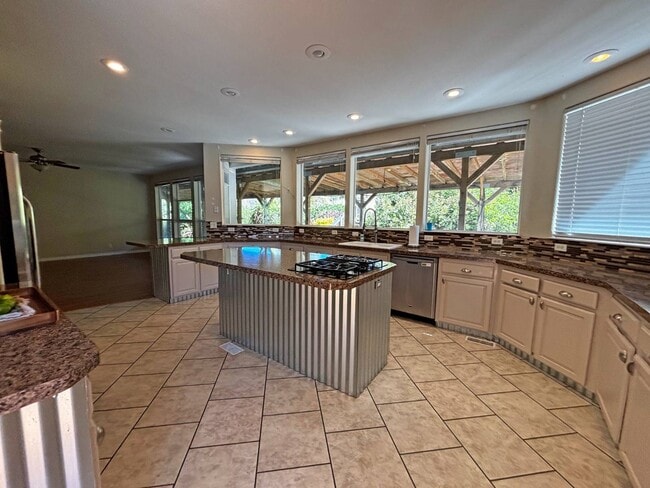 Photo - 1600 Fort Bragg Rd