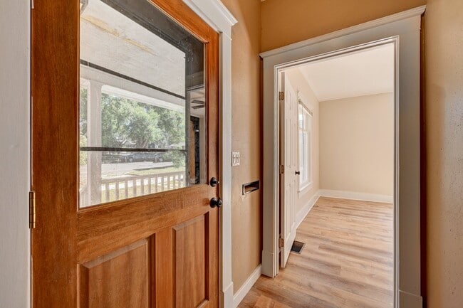Building Photo - $1,750.00 - 2 Bedrooms, 1 Bathroom, Single... Rental
