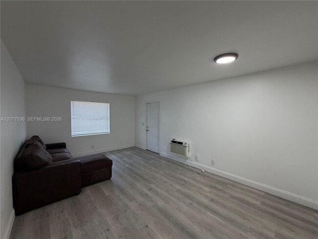 Photo - 1245 W 35th St Unit 2