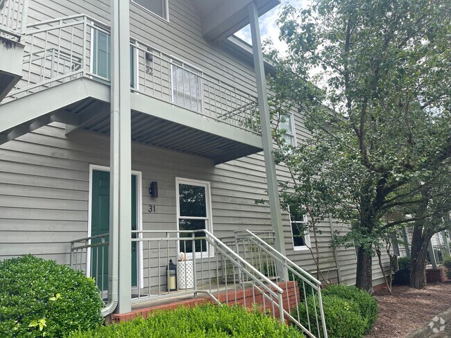 Building Photo - Courtyard Condominiums