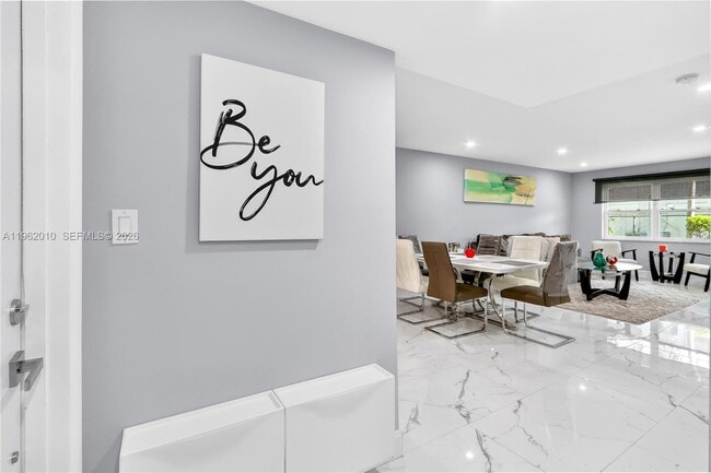 Photo - 410 SE 2nd St Unidad 111