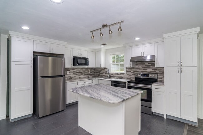 Photo - 22 Wethersfield Rd