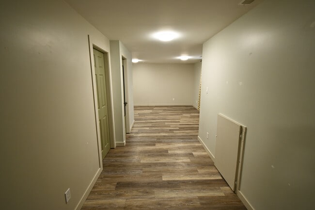 Photo - 2401B Pine Street - Prince George, BC, Canada Unit B