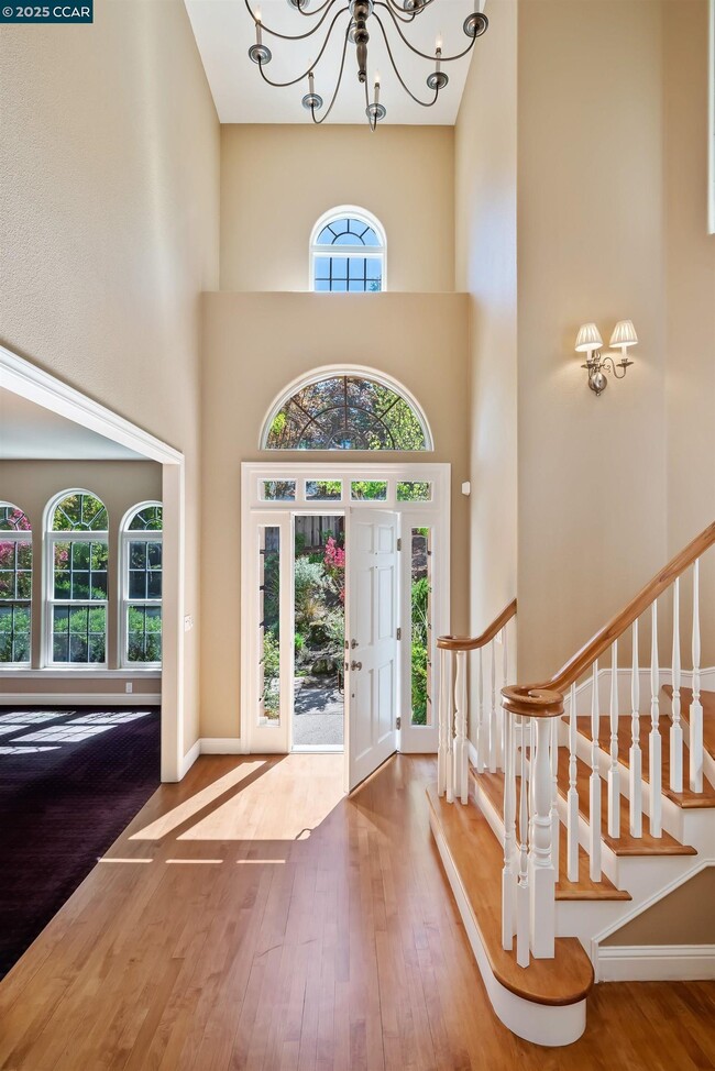 Photo - 20 Oak Crest Ln