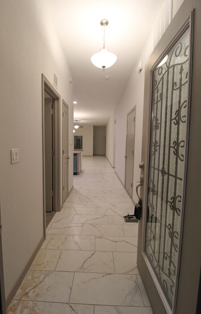 13709 Lago Vista Ave