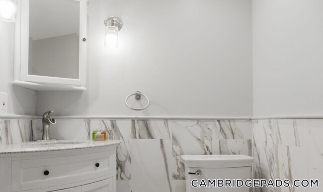 Photo - 7 Story St Unit B