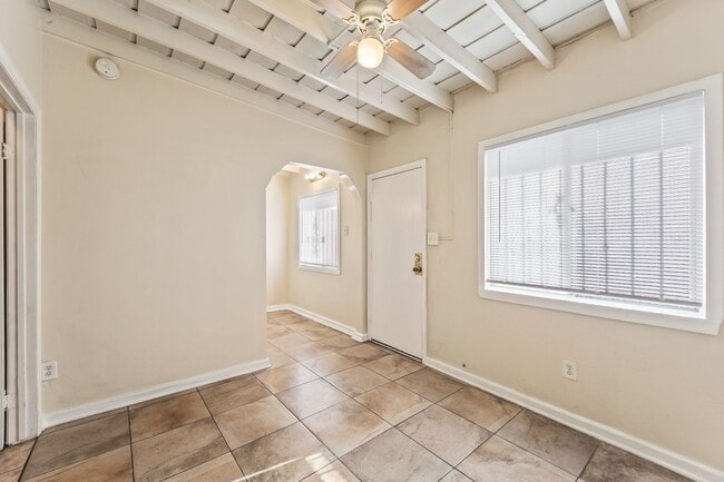 709 1/2 E 108th