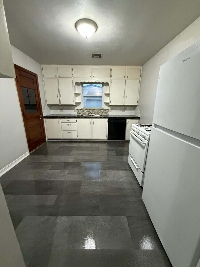 Photo - 1216 N 6th St