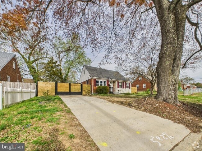Building Photo - 913 Brooke Rd Rental
