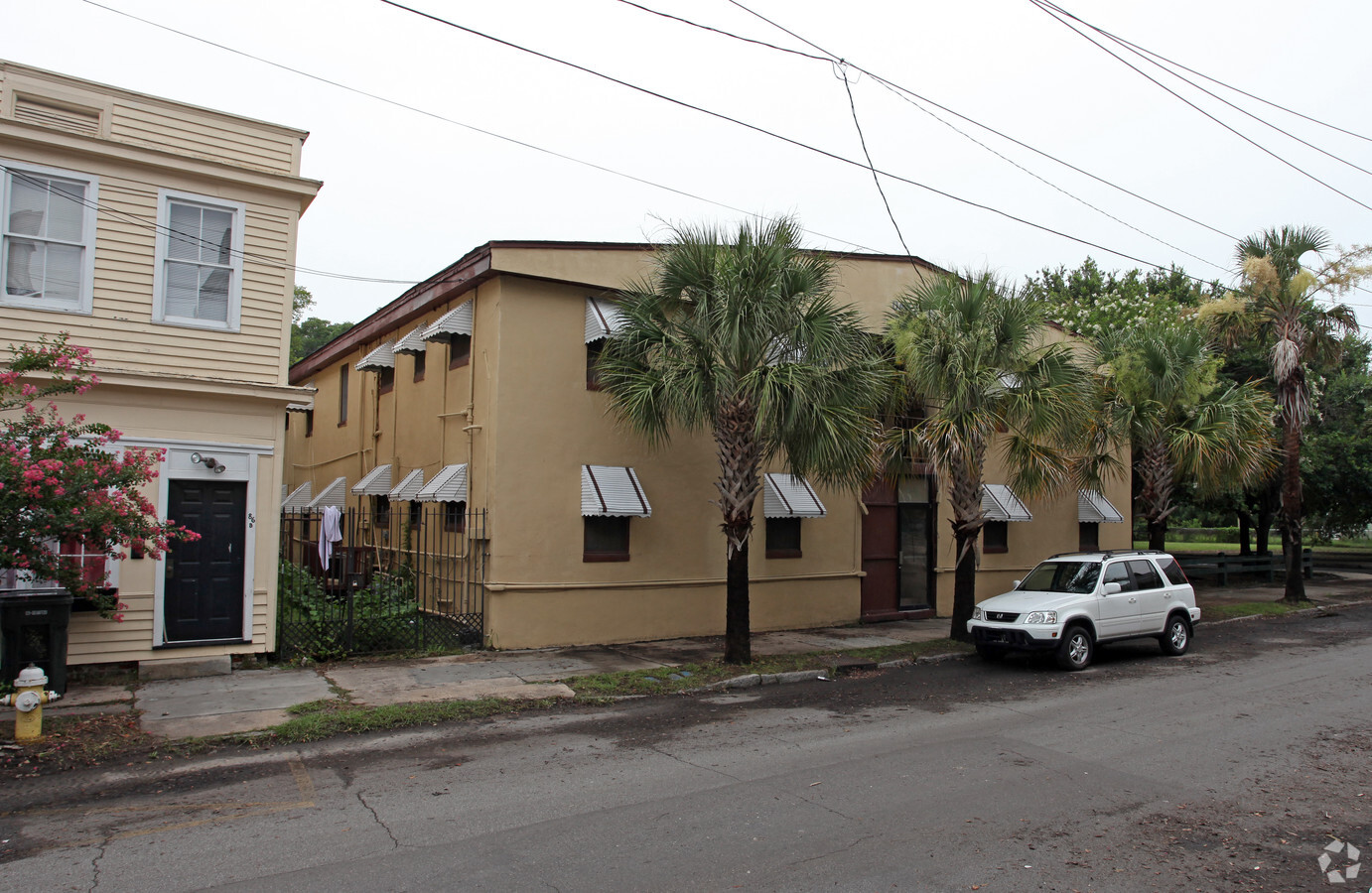 Photo - Dan Max Apartments