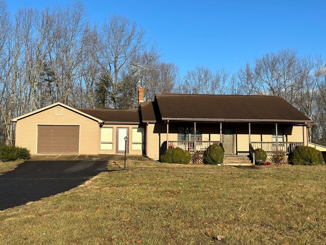 Building Photo - Well-Maintained 2-Bedroom Home with Attached Garage and Walkout Basement!