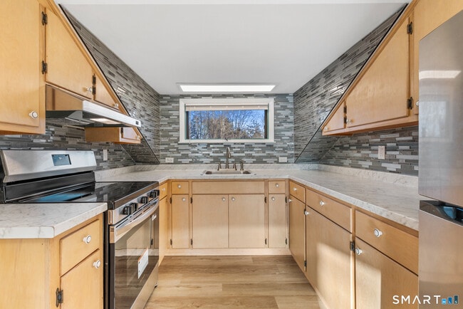 Photo - 85 Hicock Dr Unit E