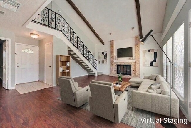 Photo - 209 N St Johns Dr