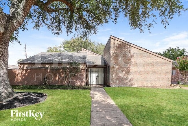 Building Photo - 7311 Las Brisas Dr Rental