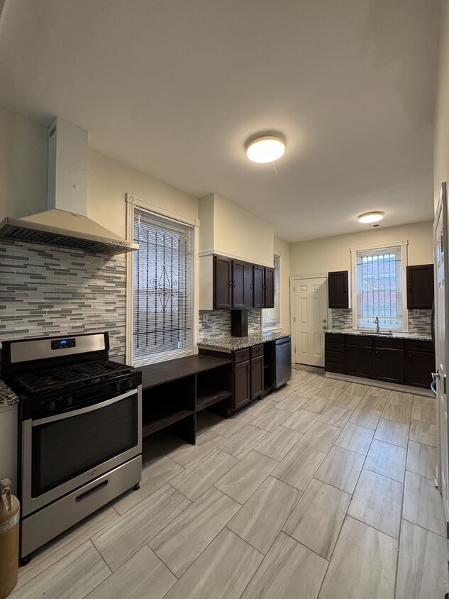 Photo - 1231 W Westmoreland St (Philadelphia, PA)