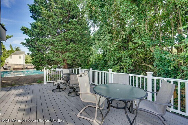 Photo - 45 Roslyn Ct House