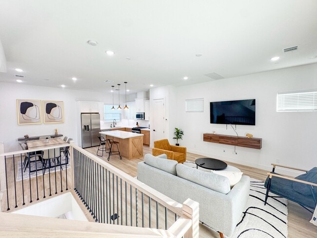 Photo - 2706 Cochran St