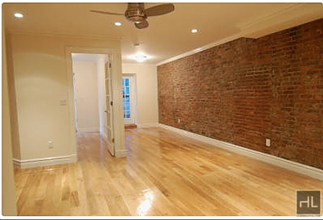 Photo - W 14TH ST. Unidad B