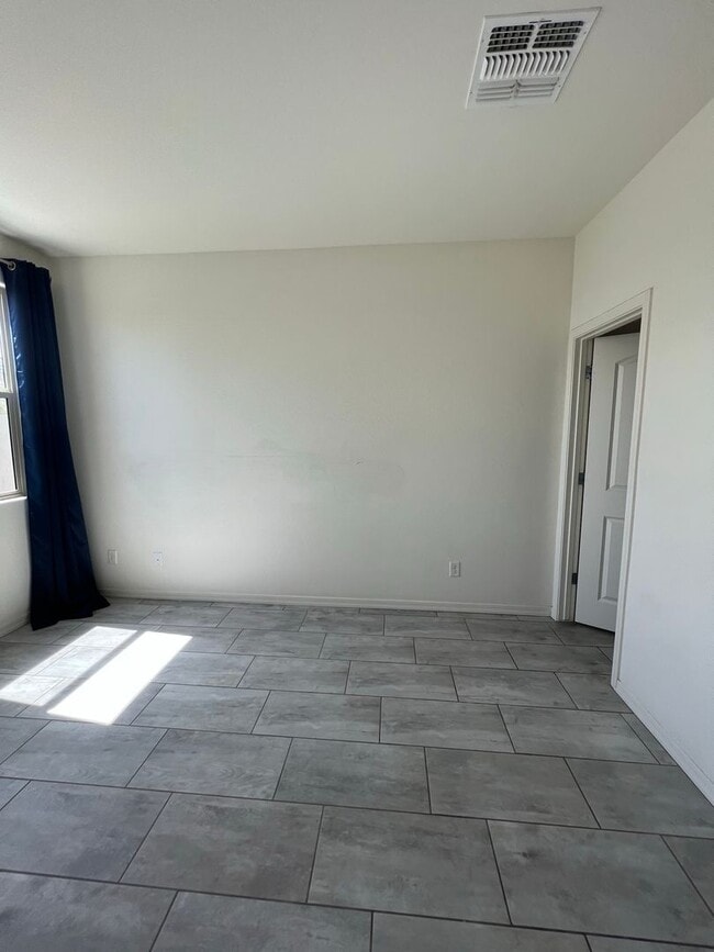 Photo - 5407 S 18th Pl
